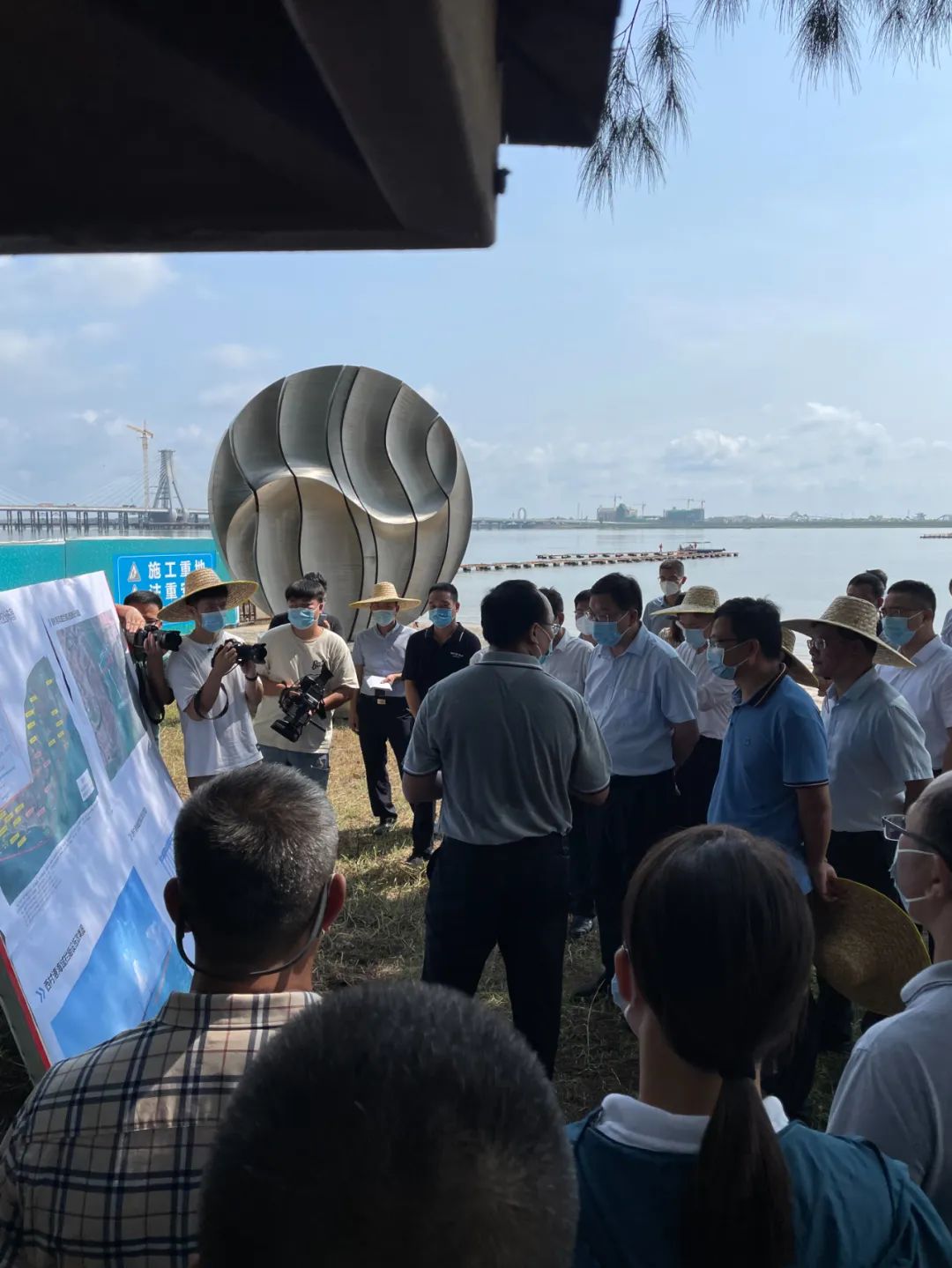 廣西北海銀海區(qū)建成30公里長海上防疫阻攔設(shè)施