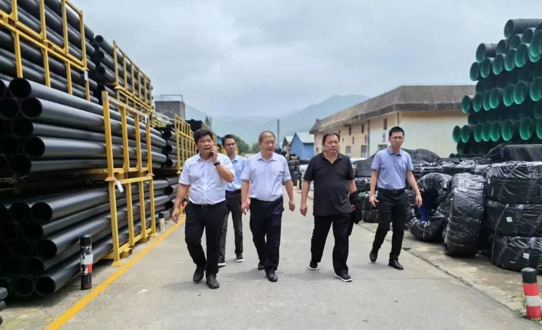 湛江市坡頭區(qū)政府、市投資促進(jìn)局領(lǐng)導(dǎo)一行蒞臨亞通公司調(diào)研考察！